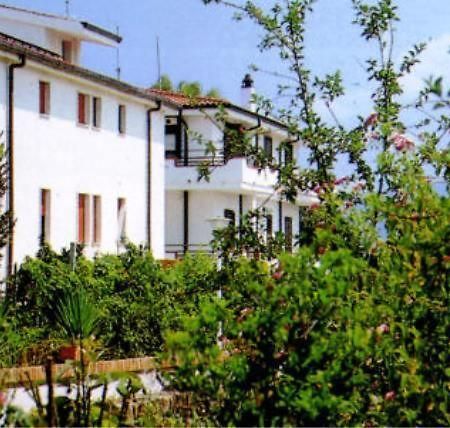 Residence Oasi Briatico Exterior foto
